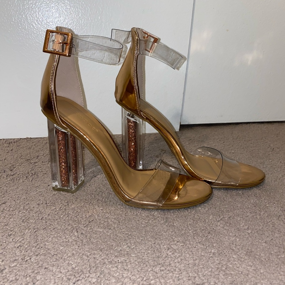 GOLD GLITTER HEELS 😍